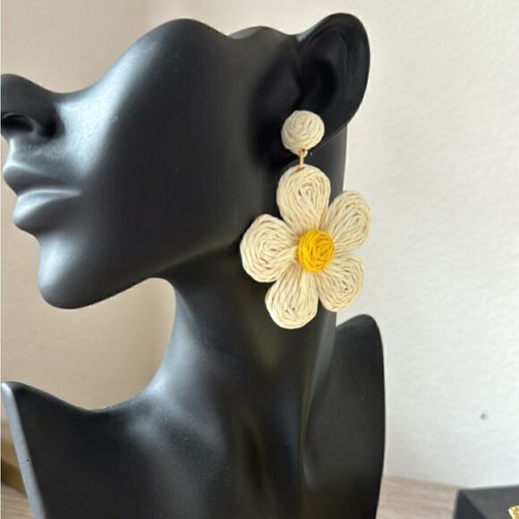 Bohemian flower earrings A537 - Picture 4 of 4